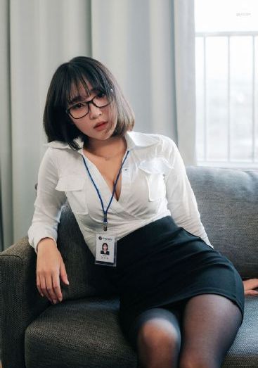被十几个男人扒开腿猛戳动漫_BD国语全集在线观看